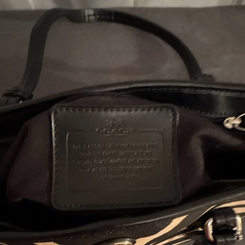 Coach bag has